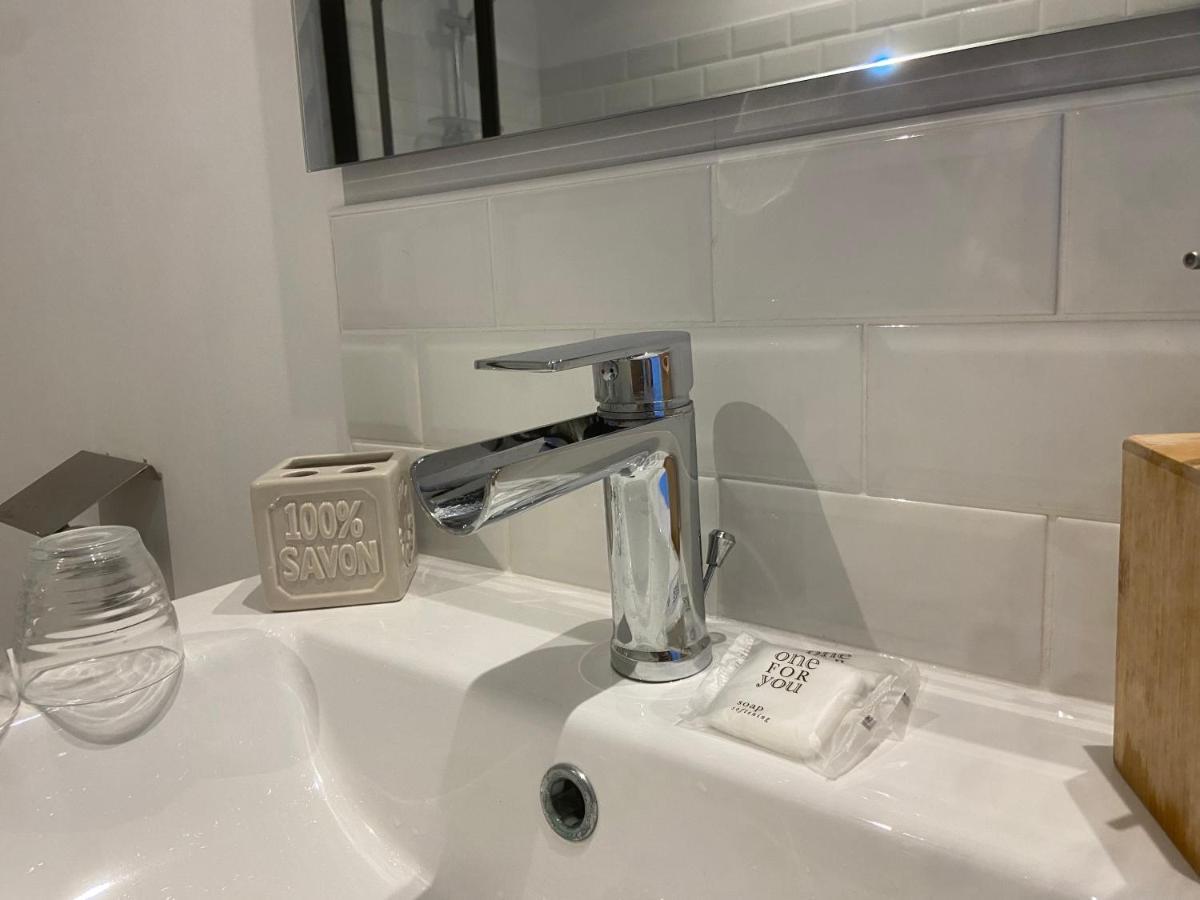 Chambre & Salle De Bain Privee - Lv 33 Argenton Sur Creuse Exterior photo